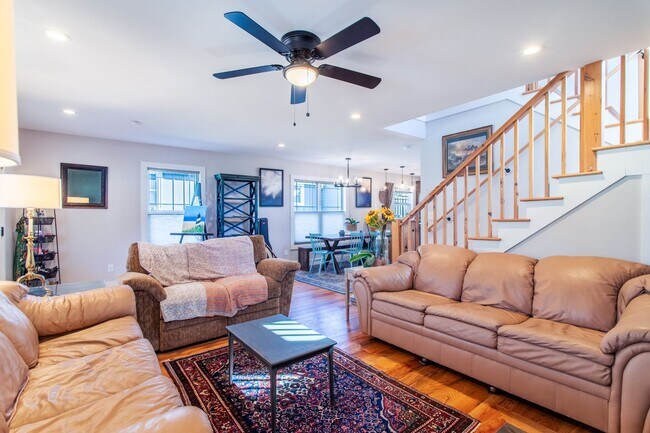 Building Photo - Fully Furnished