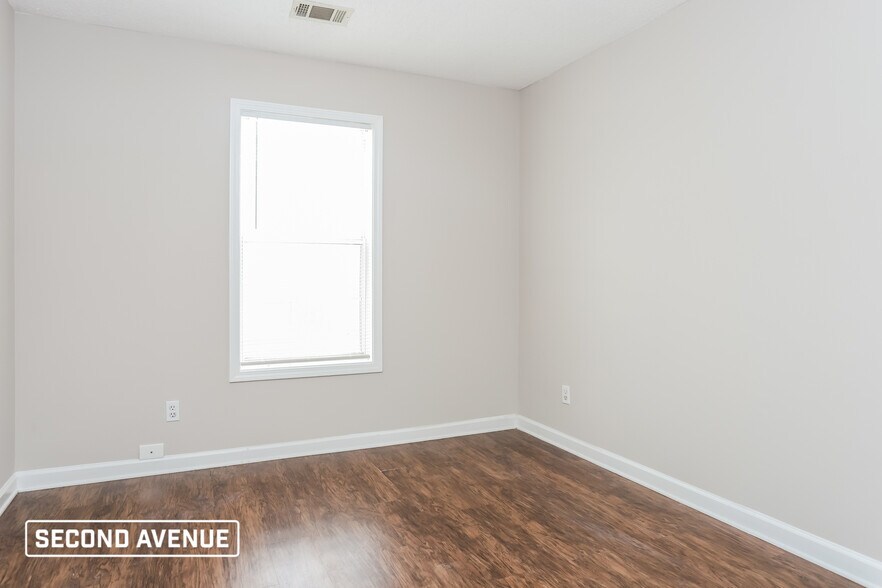 Building Photo - 1402 N Hampton Dr