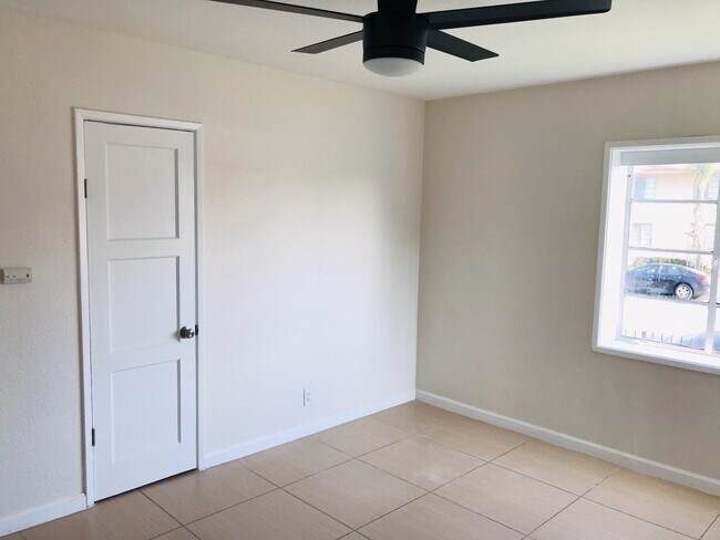 Building Photo - 4316 Santa Rosalia Dr