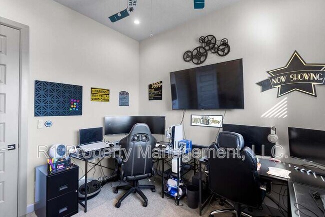 Building Photo - 1551 Corta Corona