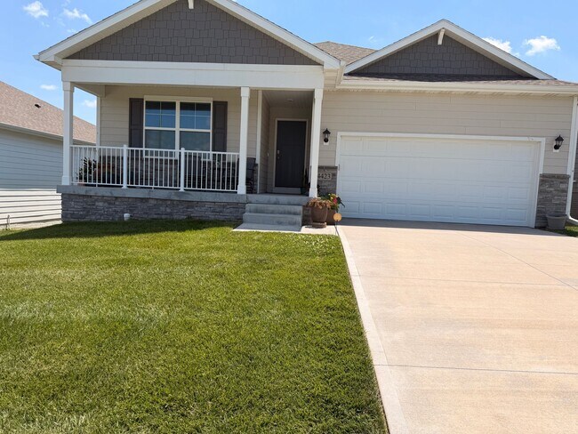 Building Photo - 4423 Schilling Dr