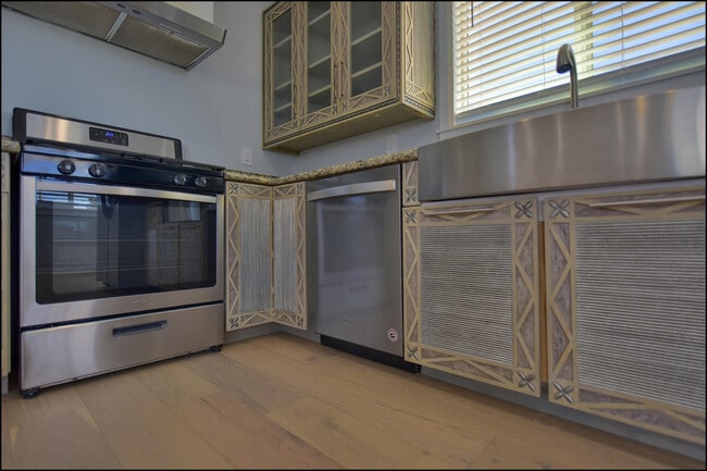 Building Photo - 4326 Manchester Ave