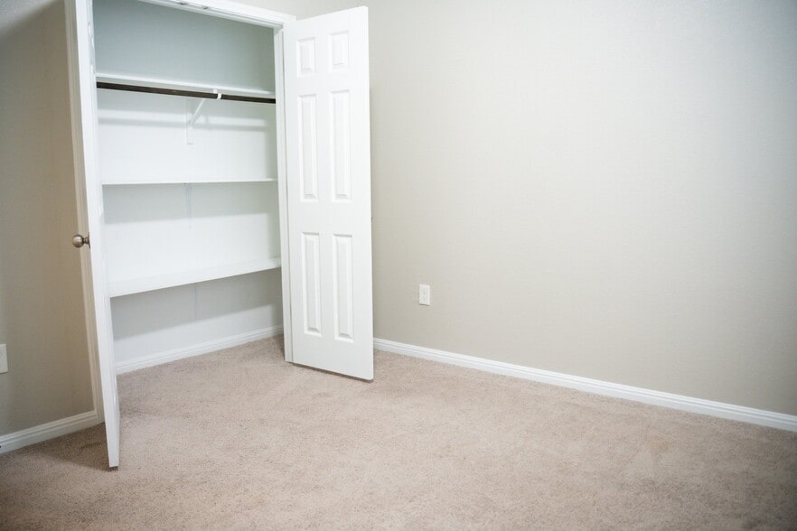 Building Photo - 532 Arrowhead Vine St