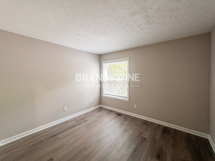 Building Photo - 1704 Hickory Grove Trail NW