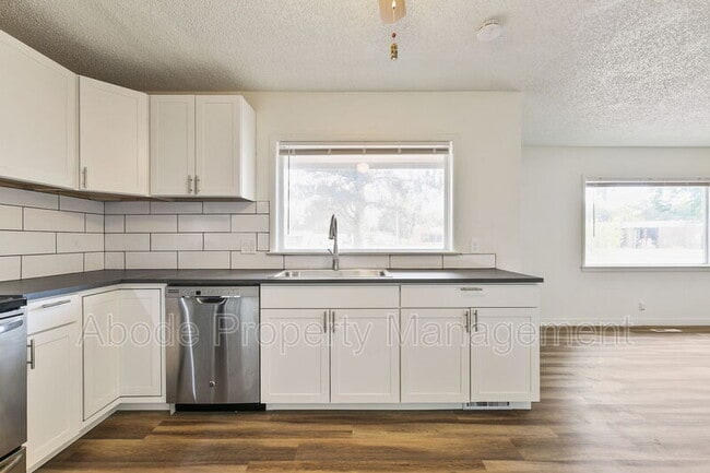 Building Photo - 3303 W County Rd 54G