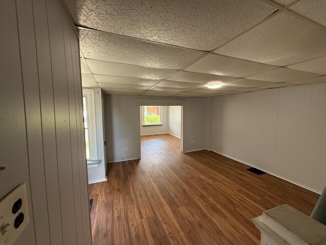 Building Photo - 154 Willow St