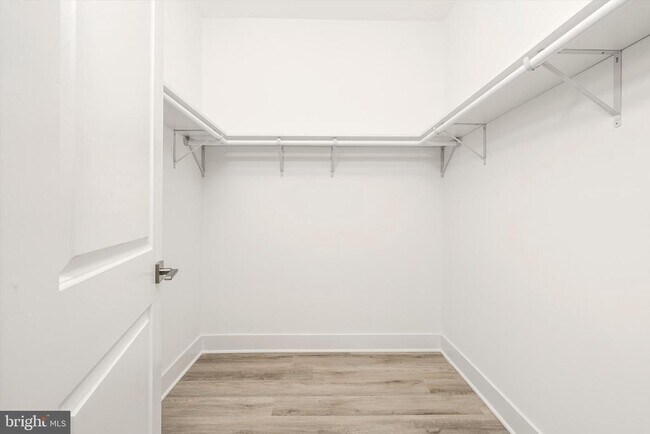 Building Photo - 4403 Thompson Dr