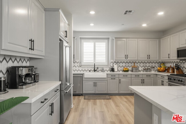 Building Photo - 756 Daniel Freeman Cir