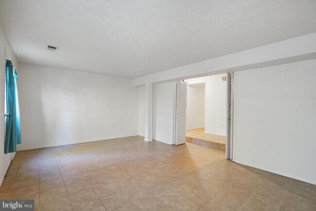 Building Photo - 6515 Field Master Dr