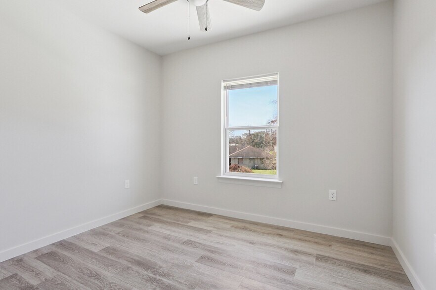 Building Photo - 32 Ashton Cox Dr