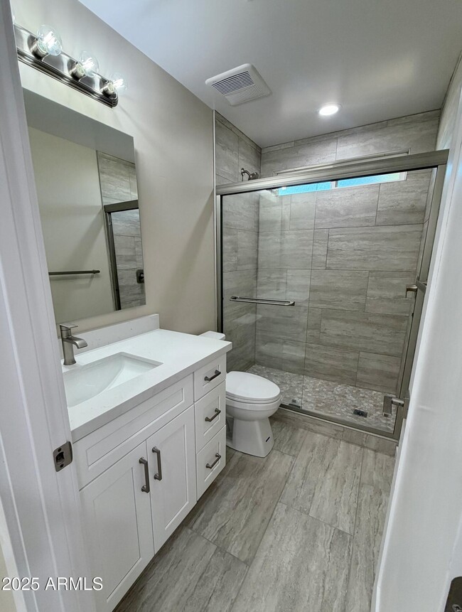 Building Photo - 2535 E Bluefield Ave