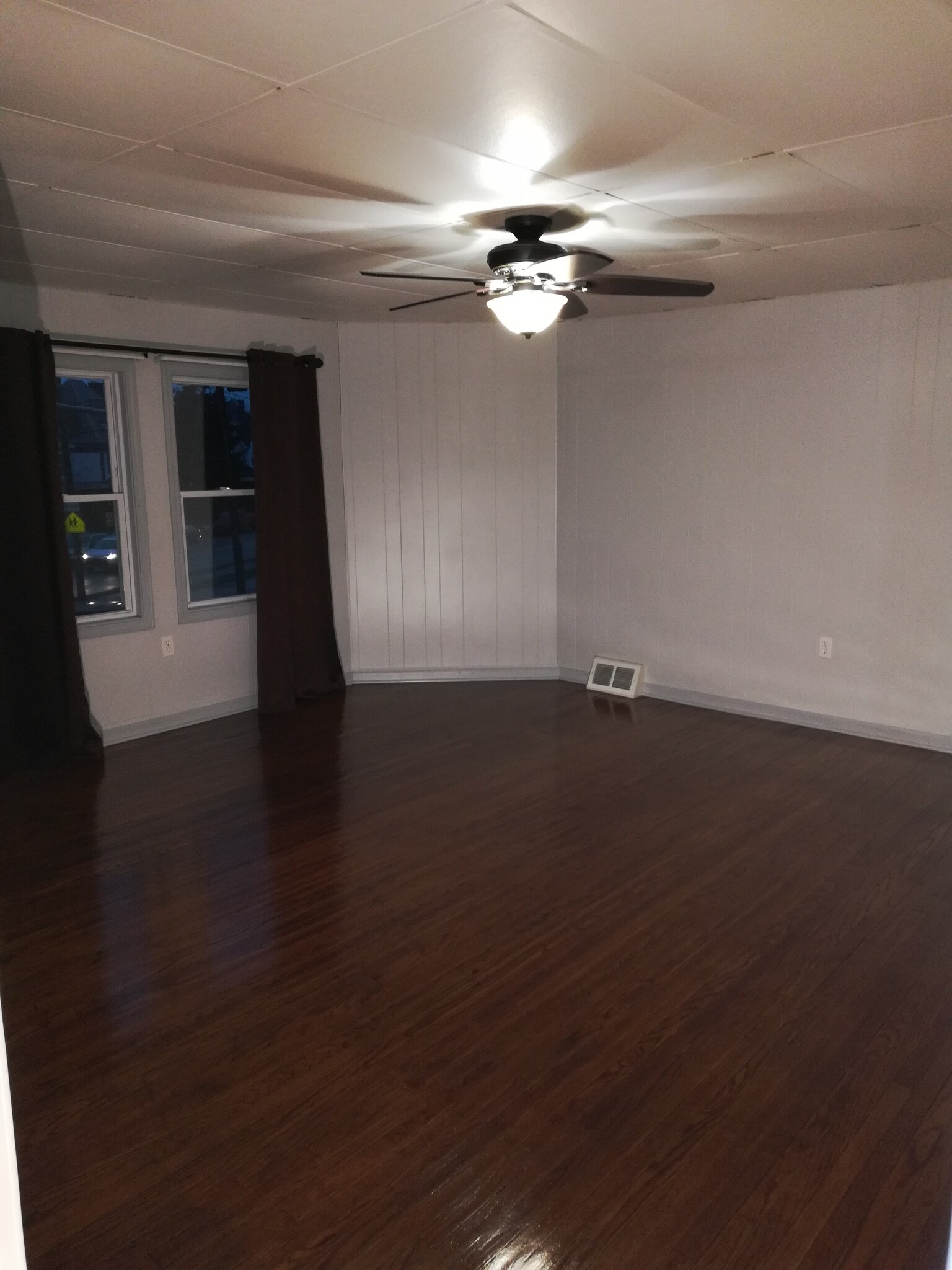 Building Photo - 11 N Wade Ave