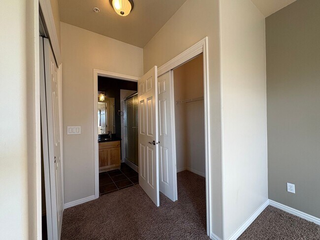 Building Photo - Charming Millcreek Condo with Scenic Balcony Views