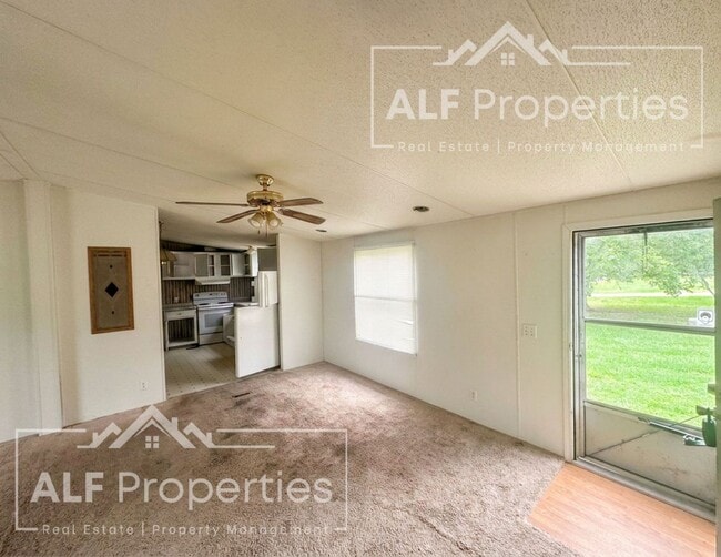 Building Photo - 157 Autumn Ln