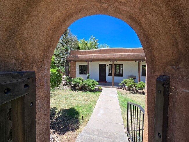 Building Photo - 342 Hillside Ave