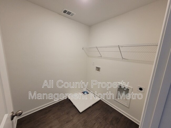 Building Photo - 18 Berry Dr