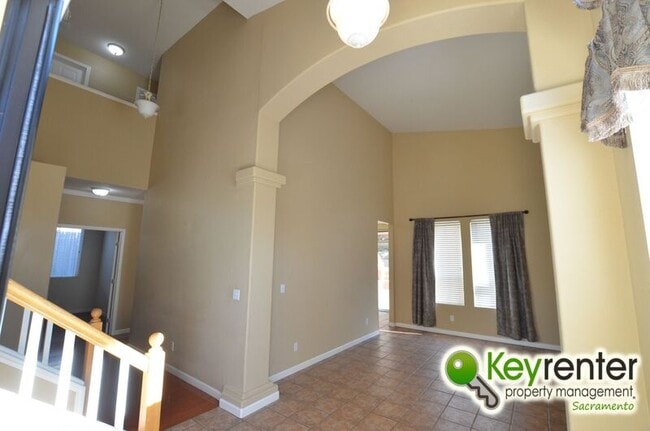 Building Photo - 1845 Ardfern Way