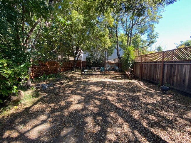 Building Photo - Spacious, Quiet N. Berk. House w/ a Large Private Backyard