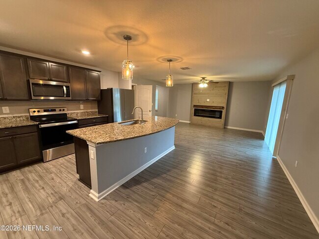 Building Photo - 8574 Newnan Lk Dr