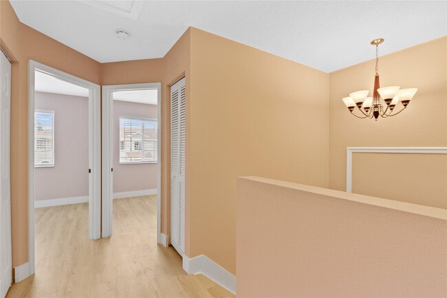 Building Photo - 1186 SW 44th Ave