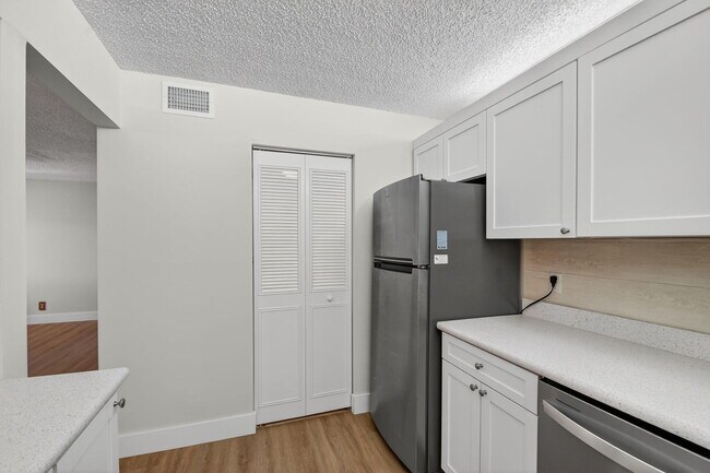 Building Photo - 4996 Sable Pine Cir