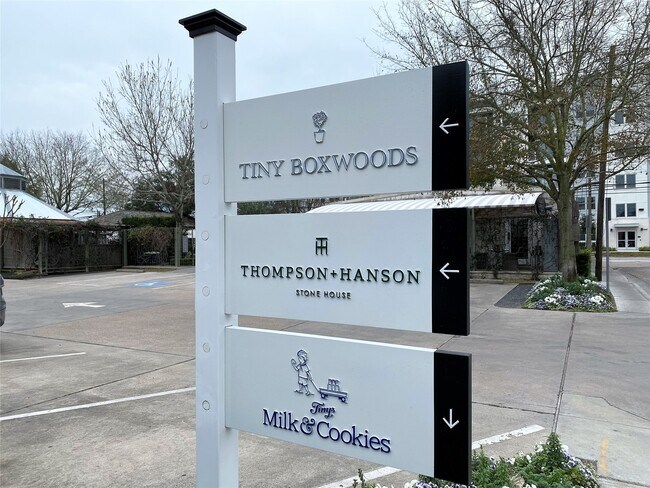 Building Photo - 2813 Saint St