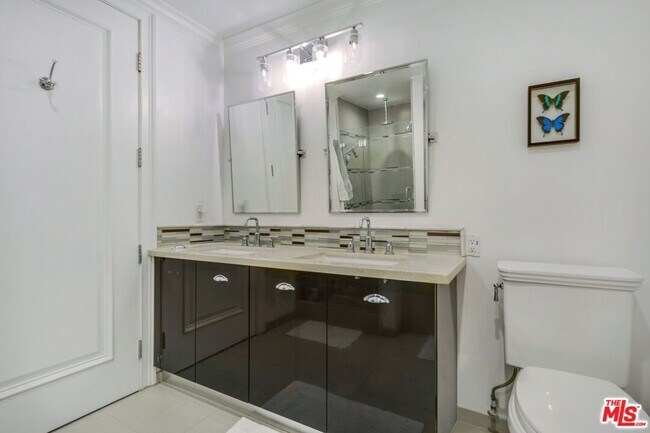 Building Photo - 1316 Amherst Ave