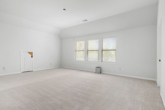 Building Photo - 8102 Little Scarlet St