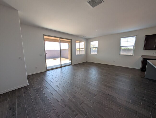 Building Photo - 4 Bedroom 3 Bathroom Parkside Los Cielos Home