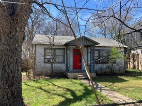 Building Photo - 611 Clifford Dr