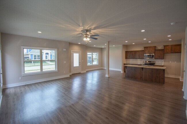 Building Photo - NOW LEASING