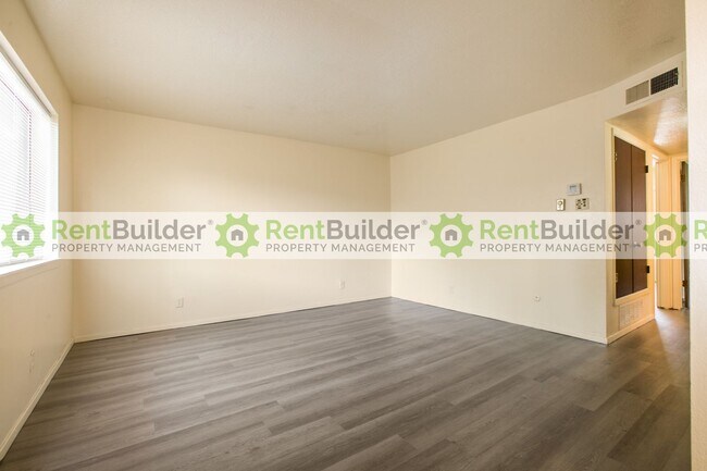 Building Photo - 12124 Menaul Blvd NE