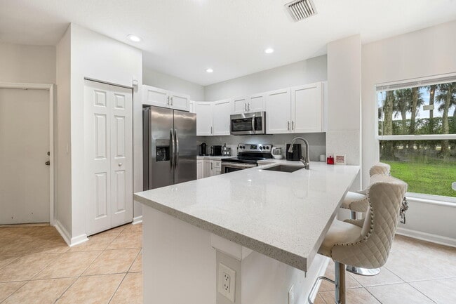 Building Photo - 6985 Brook Hollow Rd