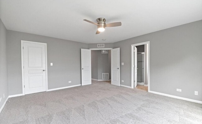 Building Photo - 533 Metropolitan St