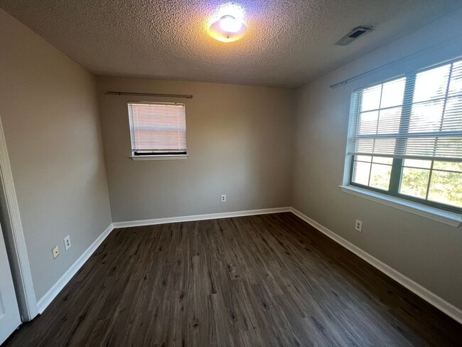 Building Photo - 129 Taylor Denton Ln