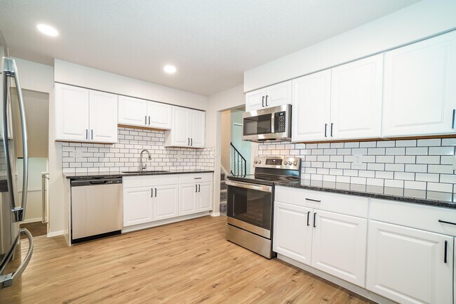 Building Photo - 1719 Ringfield Dr