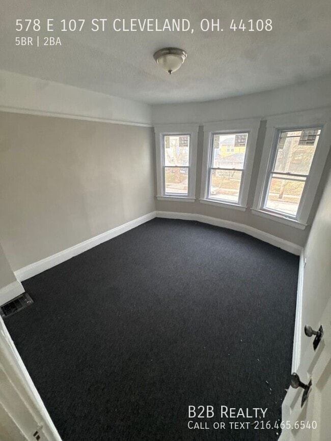 Building Photo - 578 E 107th St