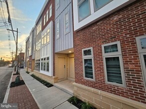 Building Photo - 200 Hamilton Ave