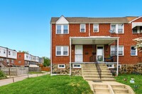 Building Photo - 336 Magnolia Terrace
