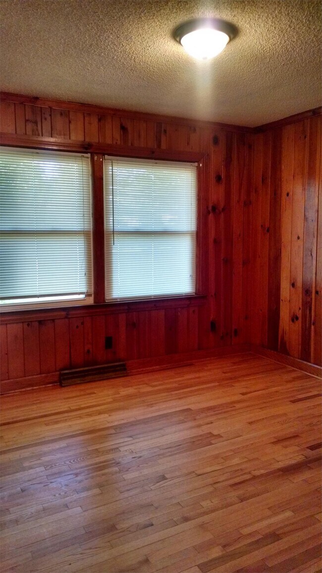 Building Photo - 4018 Avera Ave
