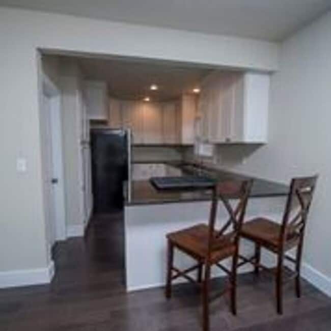 Building Photo - Available June 15!