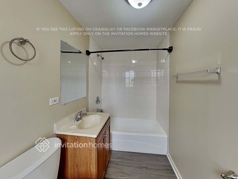 Building Photo - 9307 Nordica Ave