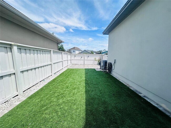 Building Photo - 9319 Richet Pl