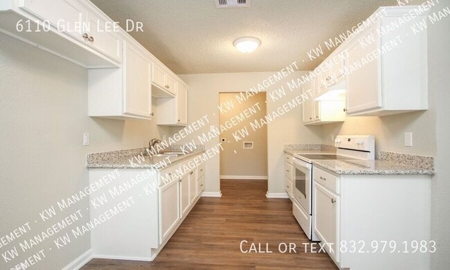 Building Photo - 6110 Glen Lee Dr