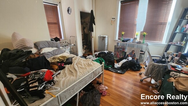 Building Photo - 66 Egmont St