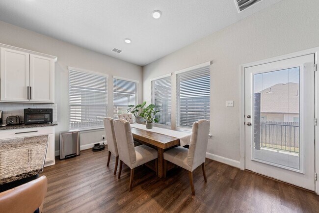 Building Photo - Spacious 4-Bed Oasis with Pool Access & Modern Upgrades in New Braunfels