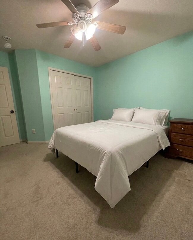 Building Photo - 931 N Sky Dr