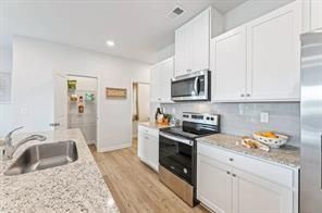 Building Photo - 5161 Sidney Square Dr