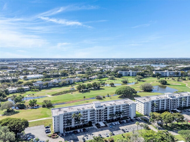 Building Photo - 3001 S Course Dr