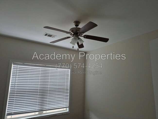 Building Photo - 134 Summer Grove Ln